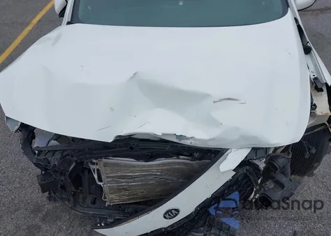 2018 Kia Forte Lx z USA, uszkodzony, nr VIN 3KPFK4A72JE242126